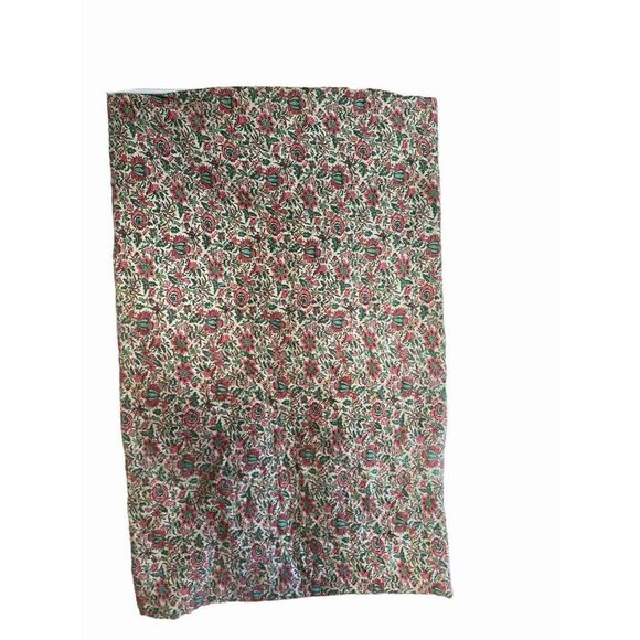 𝅺VINTAGE smaller heavy floral quilt